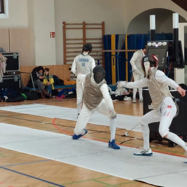 DFB Qualifikationsturnier
Senior Münchener Kindl
Moritz, Jaron, Nils
https://fencing.ophardt.online/de/search/results/24553